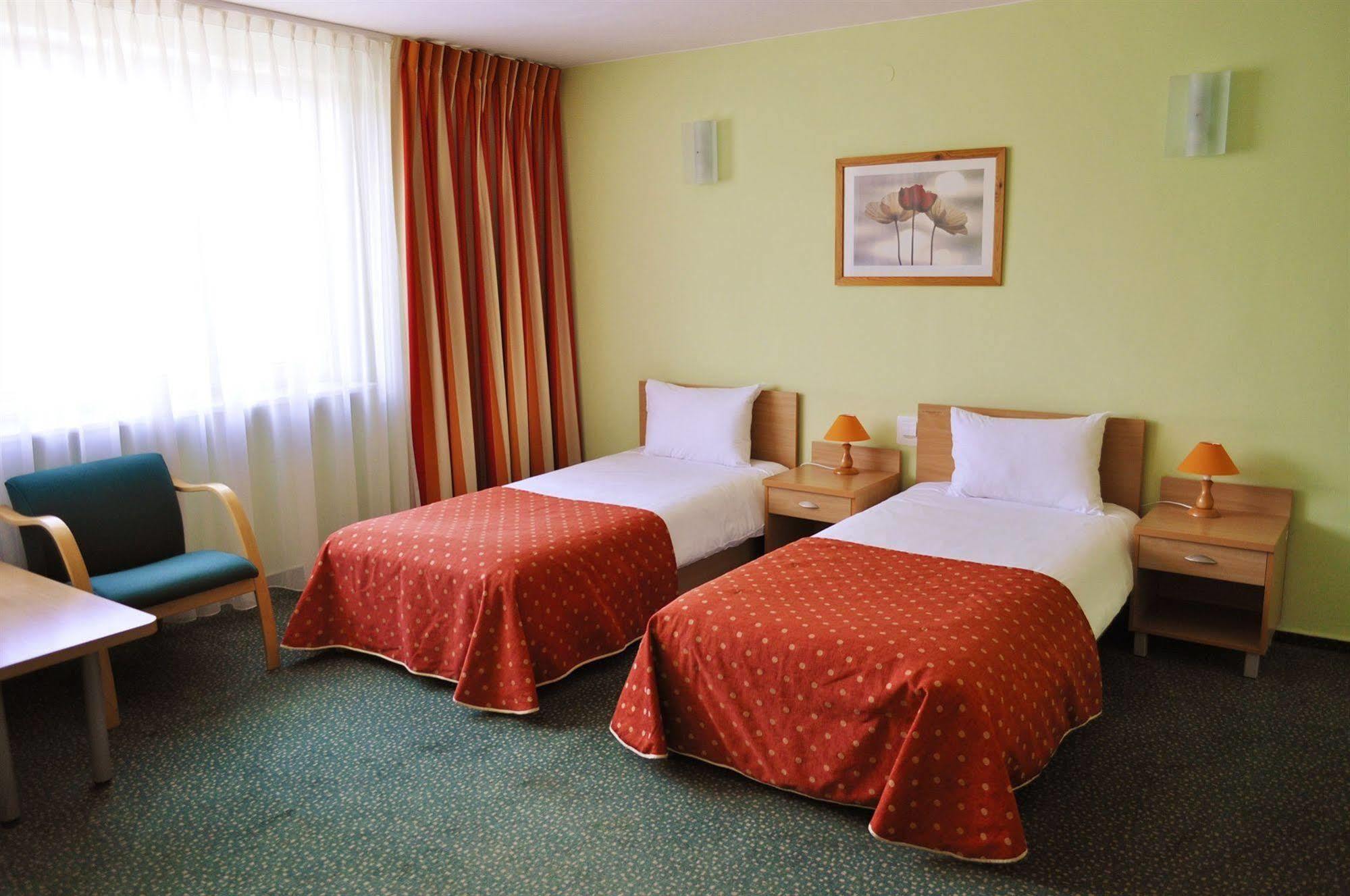Hotel Wilanow Warszawa By Desilva المظهر الخارجي الصورة